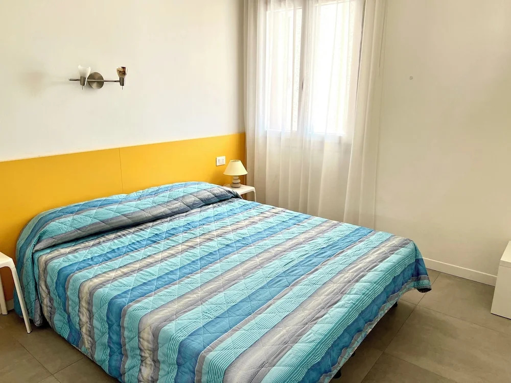 Flat With Parking Near the Beach