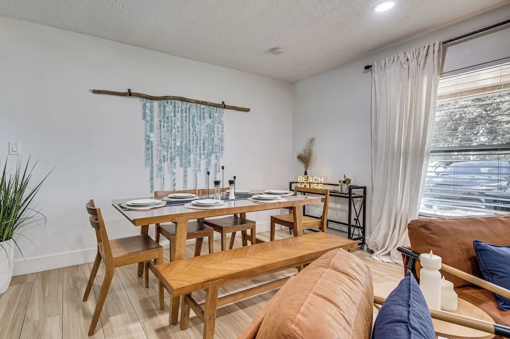 Pool & Spa, 2 Blocks to Beach! Cocoa Beach Retreat