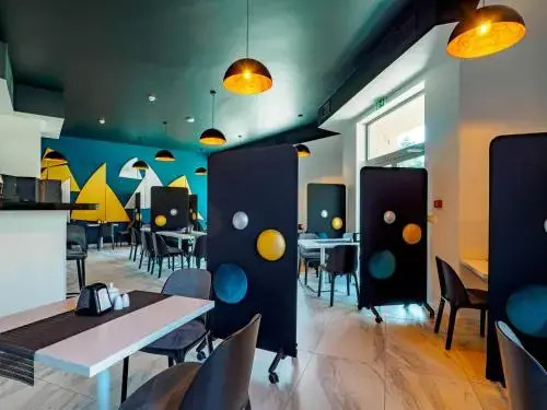 Hotel White