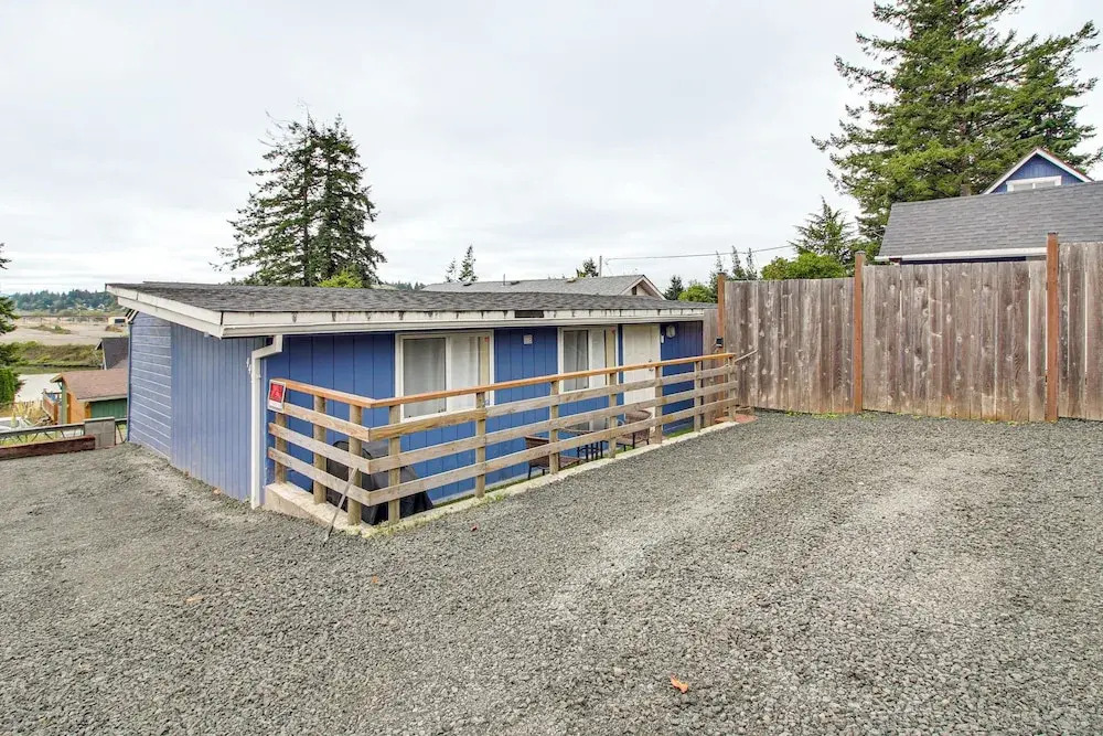 Walk to Mingus Park: Quaint Escape w/ Private Yard