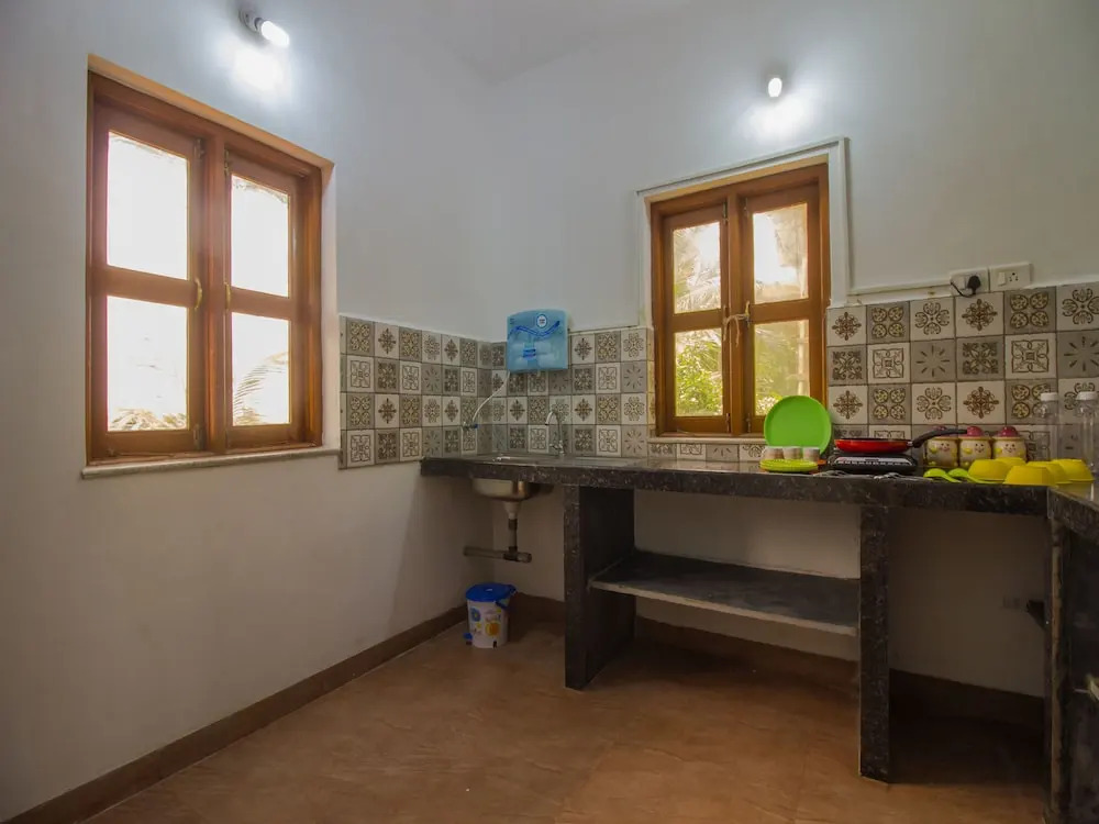 OYO 14239 Home Spacious 1BHK Camurlim Park