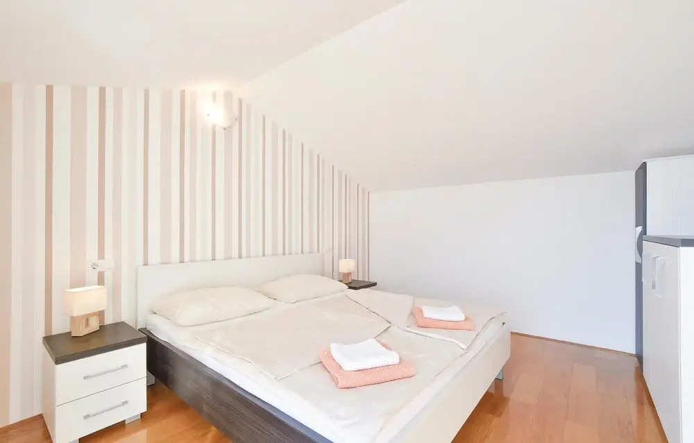 Beautiful Home in Stanici With Wifi and 2 Bedrooms