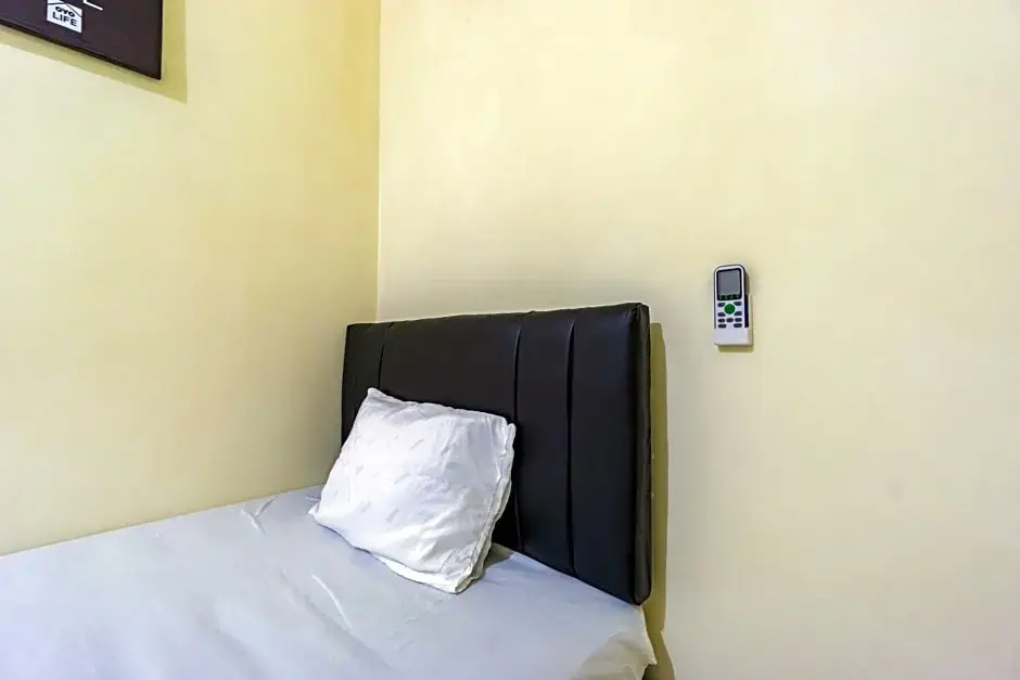 OYO Life 2420 Kost Luqman 1