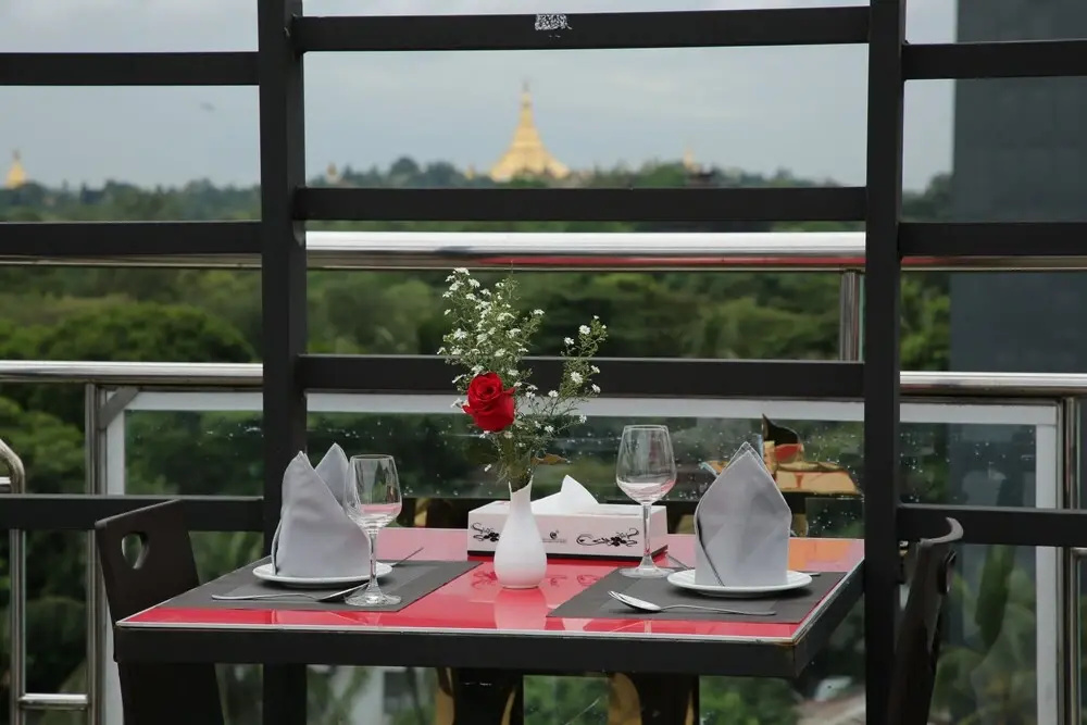 H Plus Hotel Yangon