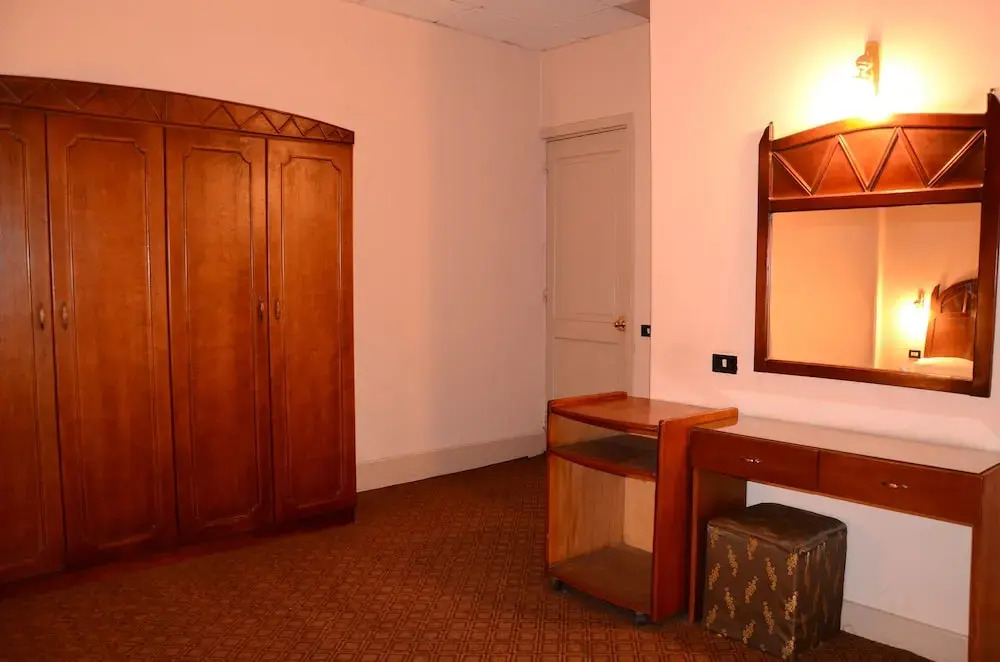 Louris Inn