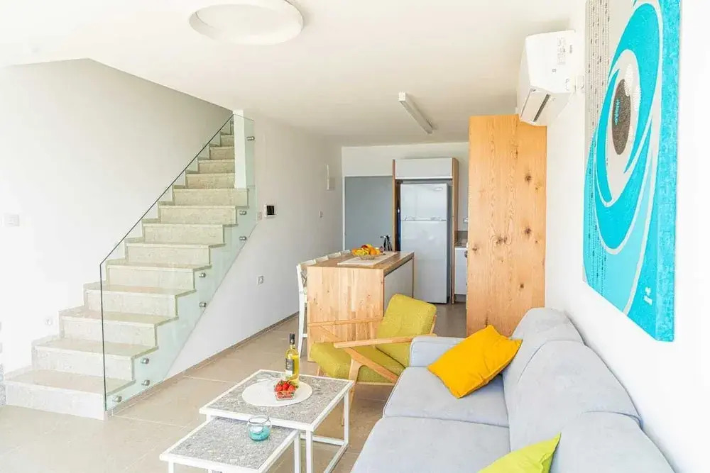 Stunning Beachfront Apt W Epic Sea Views