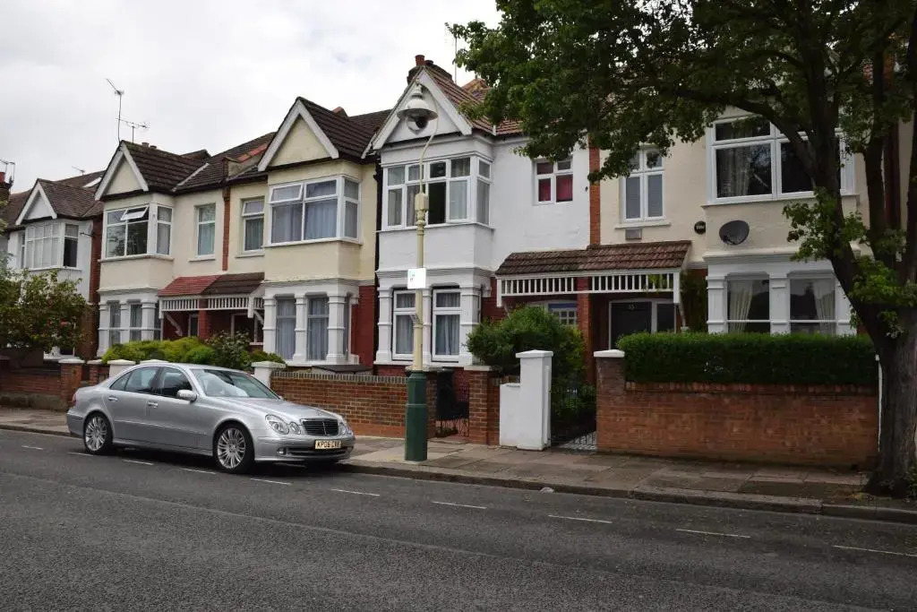 Camborne Avenue W13