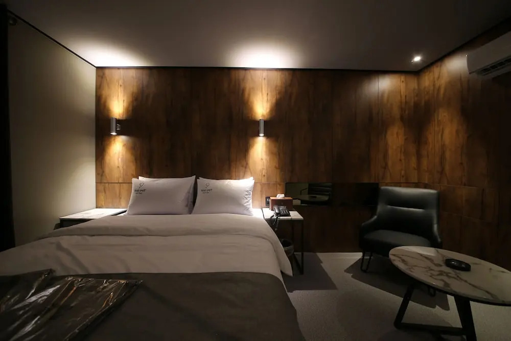 Ninespot Hotel