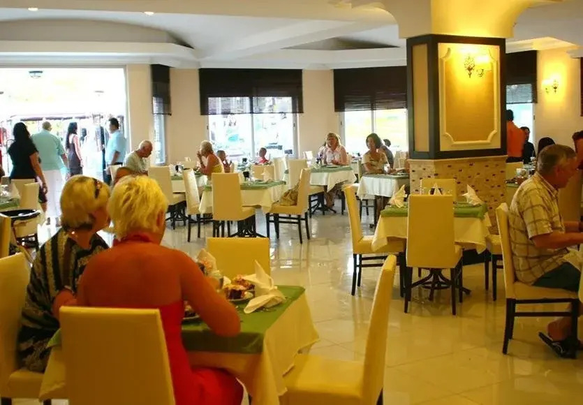 B2b Senza Inova Beach Hotel
