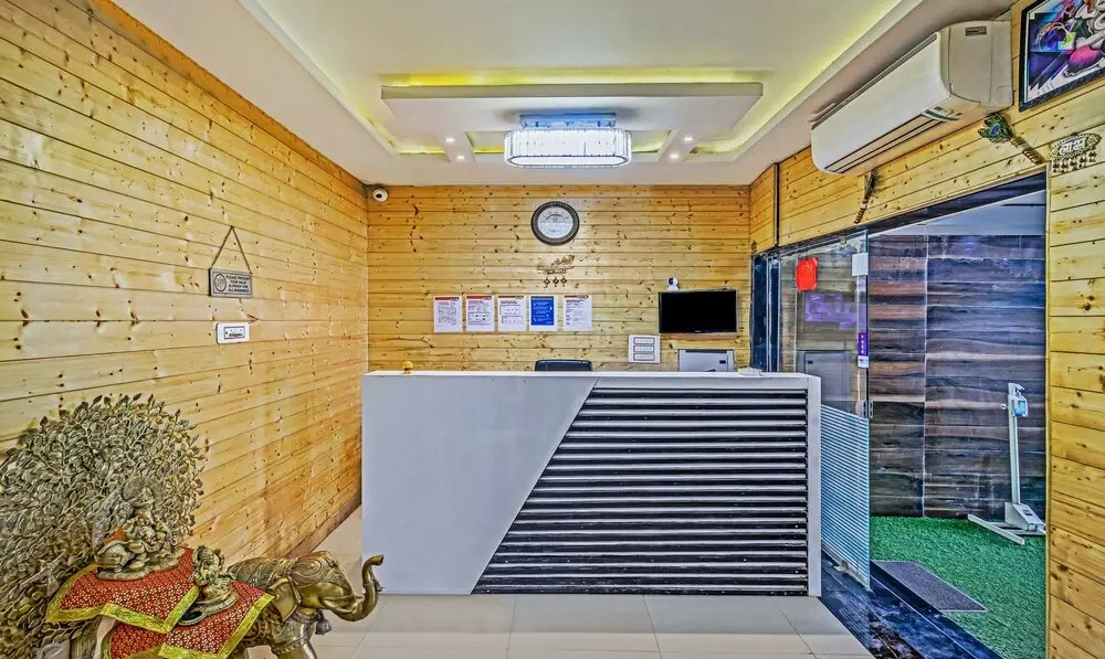 Hotel Happy Stay