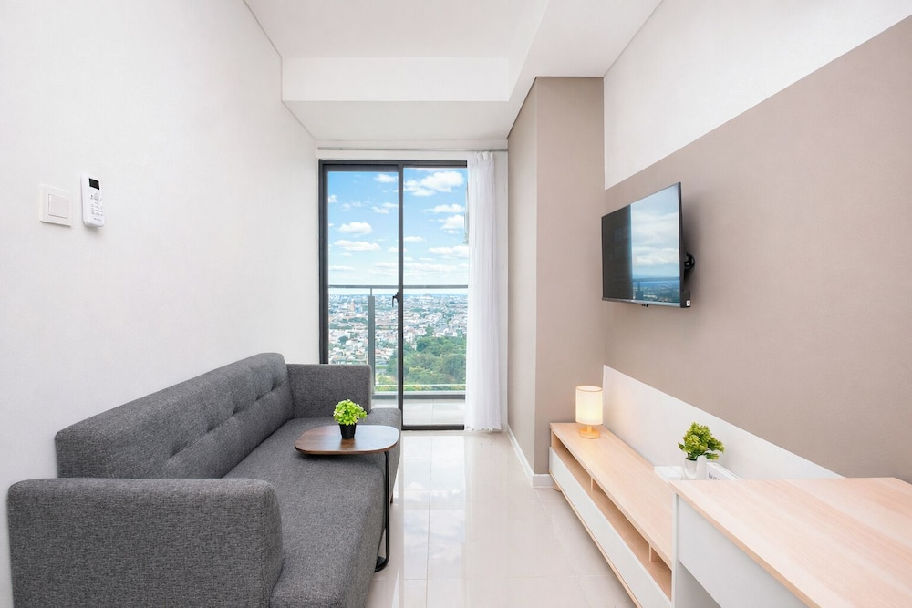 Good Design And Restful 1Br At Apartment Daan Mogot City