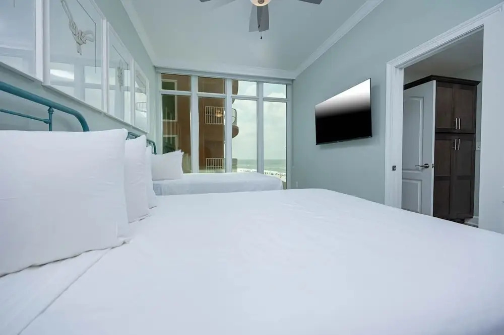 Phoenix Gulf Tower 404 4 Bedroom Condo