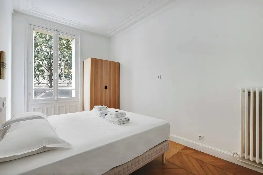 Elegant in Neuilly-sur-seine: A Charming Retreat