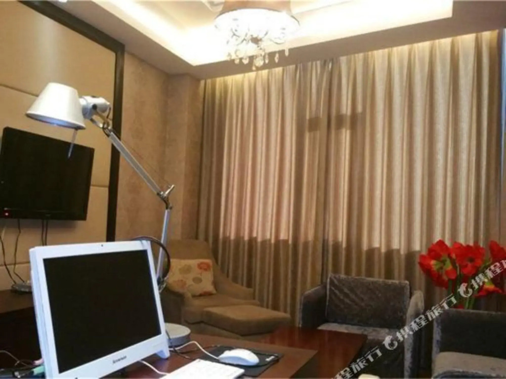 Xiangyu Hotel (Shangqiu Municipal Government High-speed Railway Station)