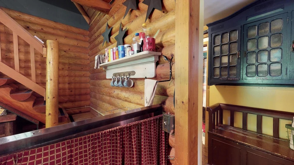 Merry Cabin in the Merry Canyon