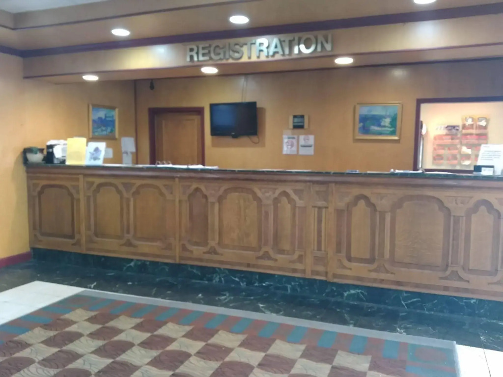 University Hotel and Suites