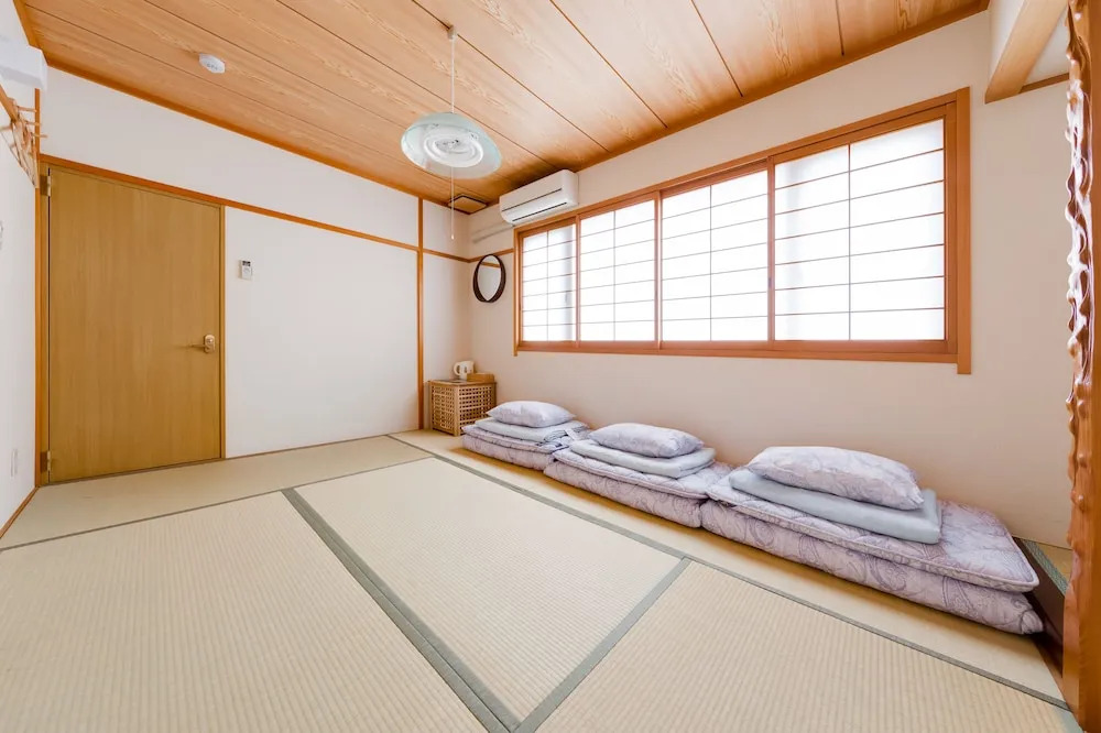 Yolee Guest House