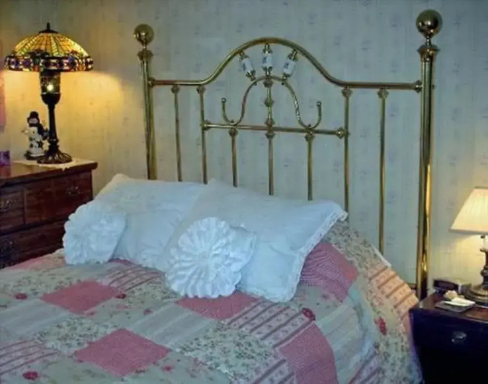 Nichols Guest House B & B