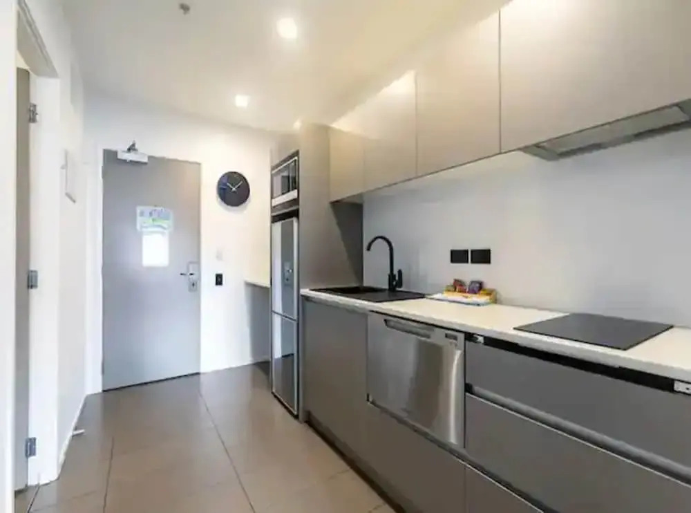 2 BR APT w/ Private Balcony + Netflix near Spark!