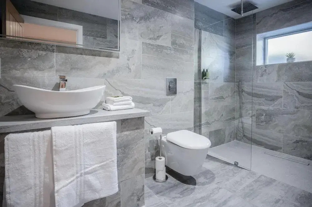 Suite 14 - Sleeping Giant Hotel - PEN Y CAE Inn