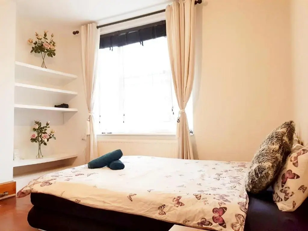 Room in Waterloo London