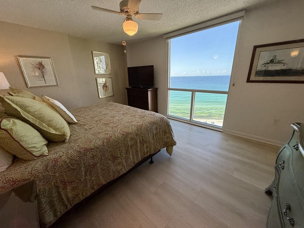 Shoreline Towers 2096 3 Bedroom Condo