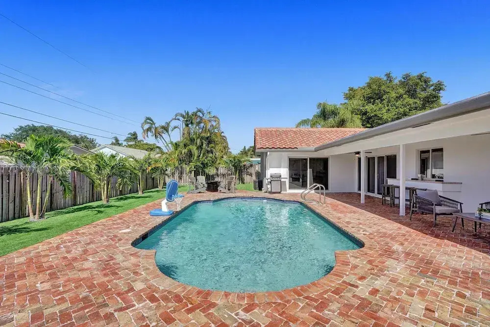6BR Oasis with Heated Pool & Gameroom