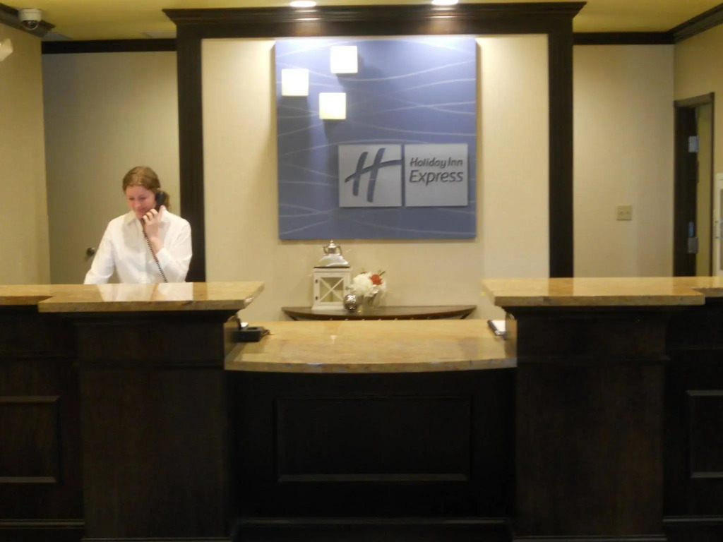 Holiday Inn Express & Suites Greensburg by IHG