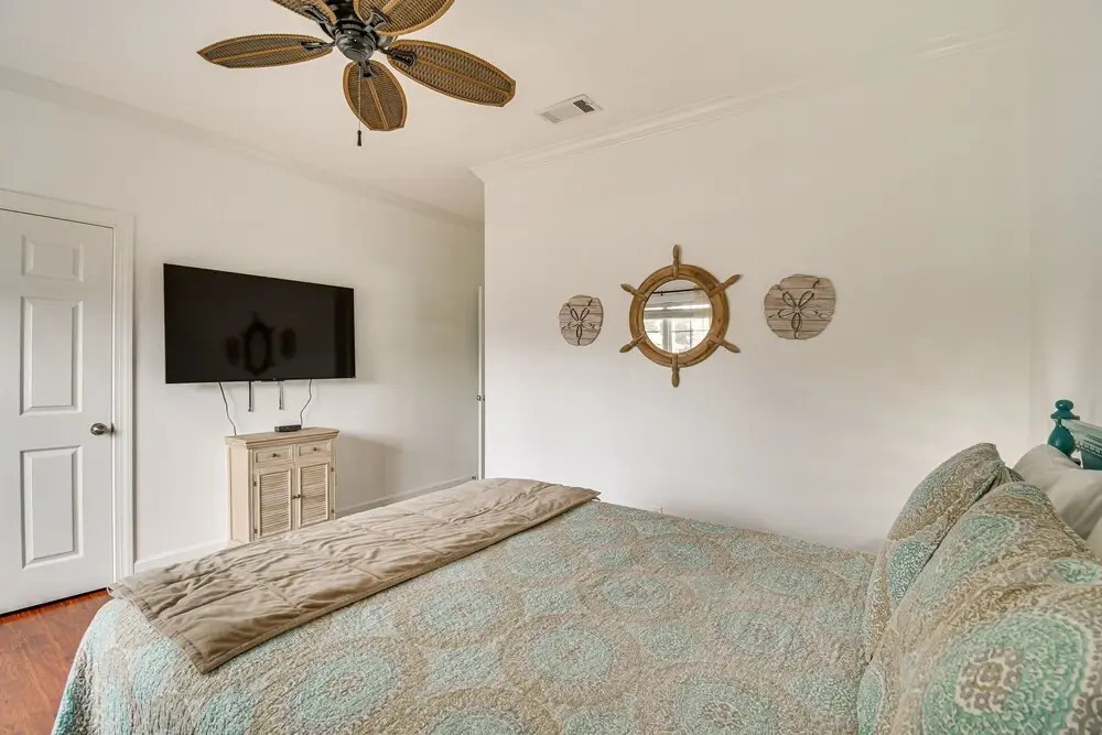 Foley Condo w/ Pool Access: 10 Mi to Gulf Shores!