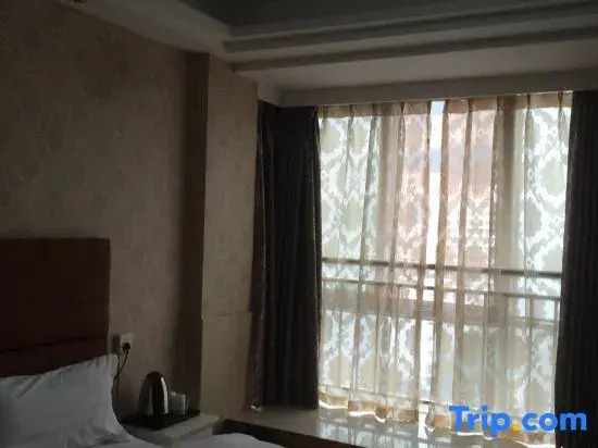 Yiju Hotel (Bazhong City Square Bus Terminal Area)