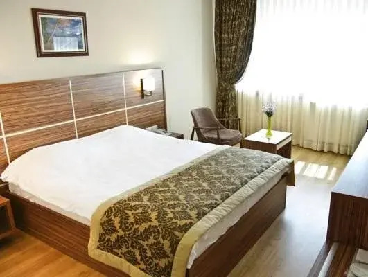 Petek Hotel