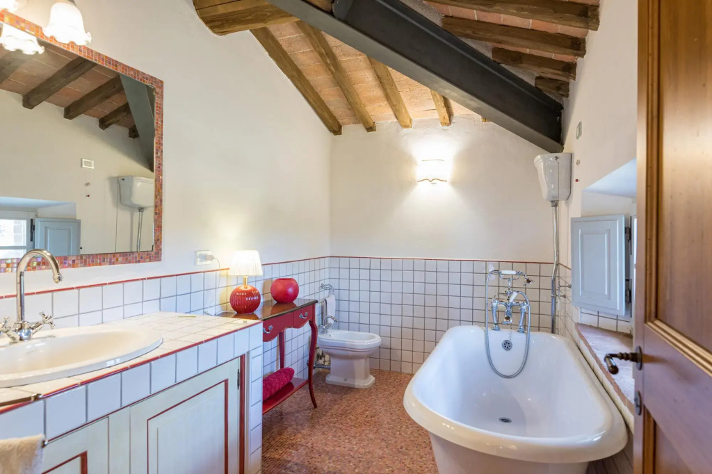 ANTICA VILLA MERELLI 12, Emma Villas