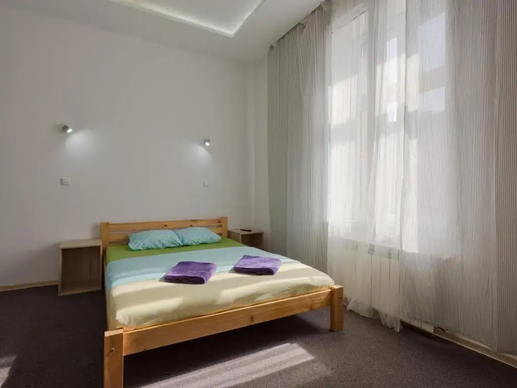 70s Guest room
