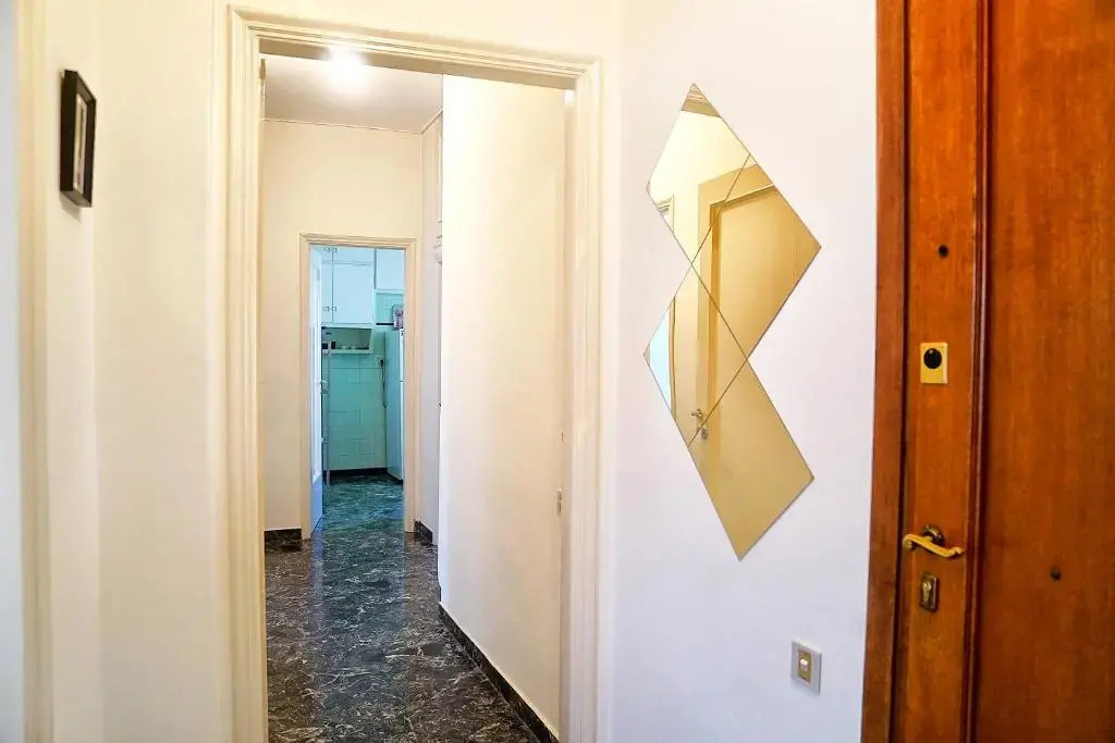 70m2 apartment 4 mins from Athens central station!