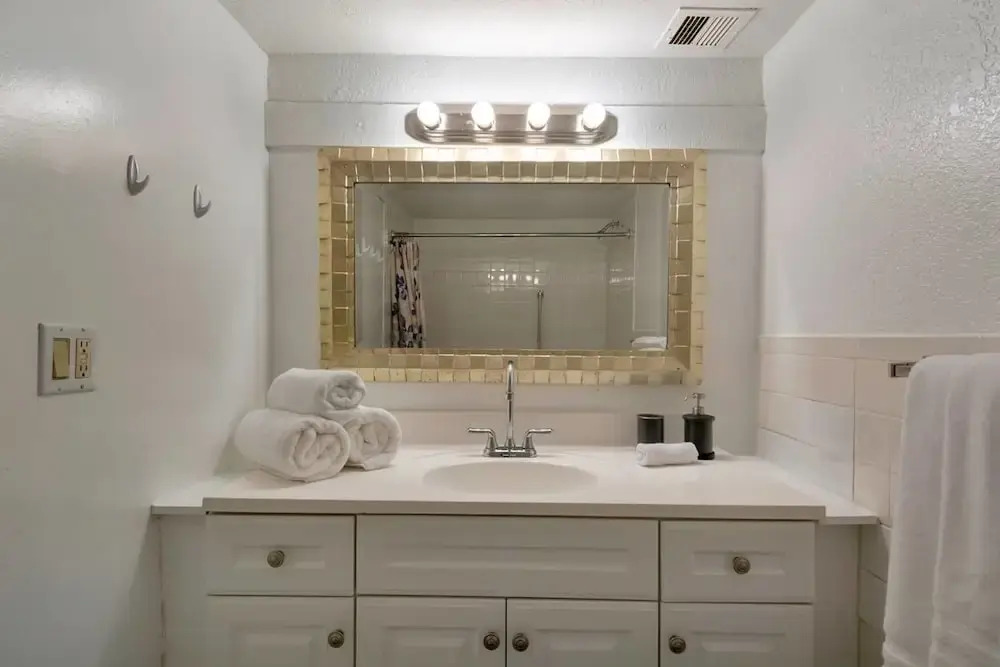 Amazing 1br apartment with pool, Hallandale Beach!