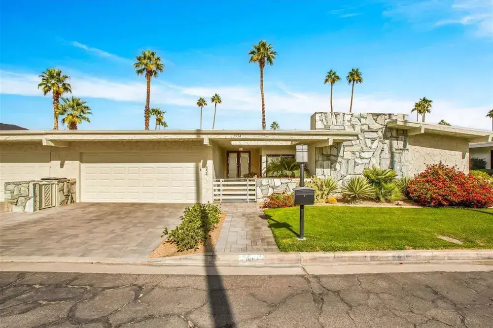 Canyon Palm in Palm Springs