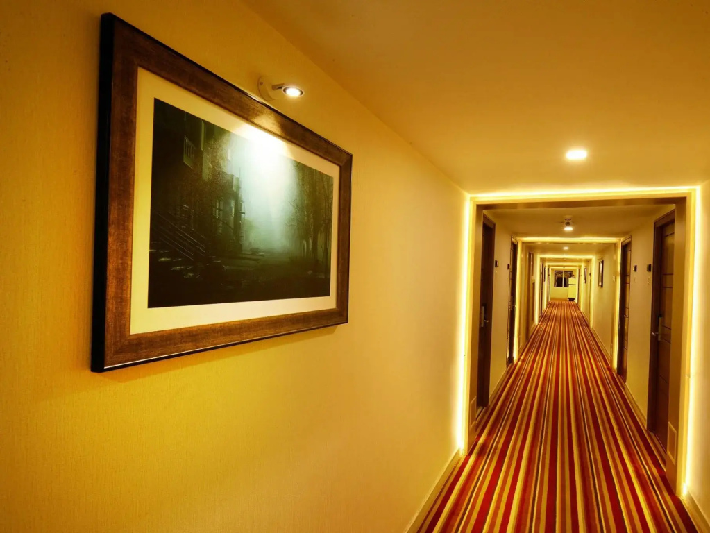 Hotel Mahis Gateway