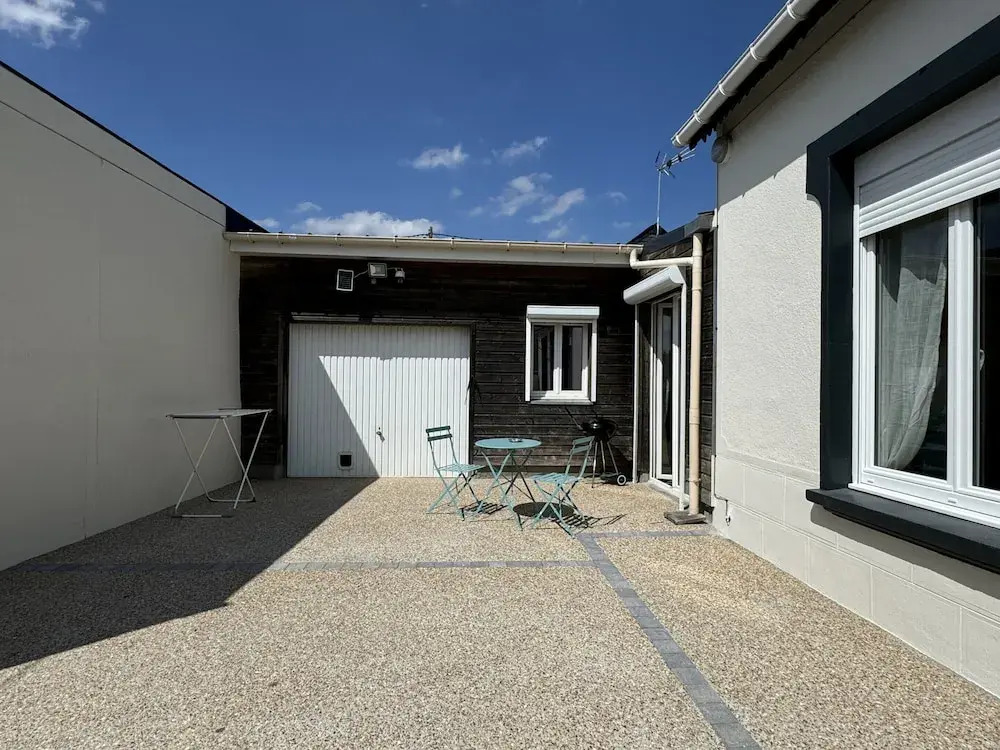 House in Le Mans With Private Courtyard