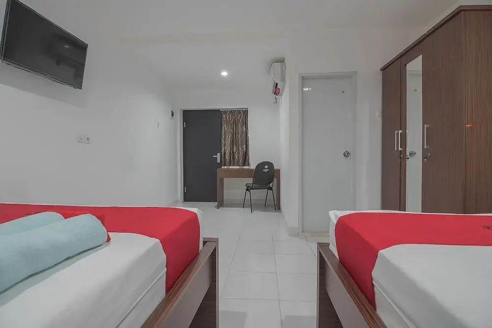 RedDoorz near Living Plaza Balikpapan