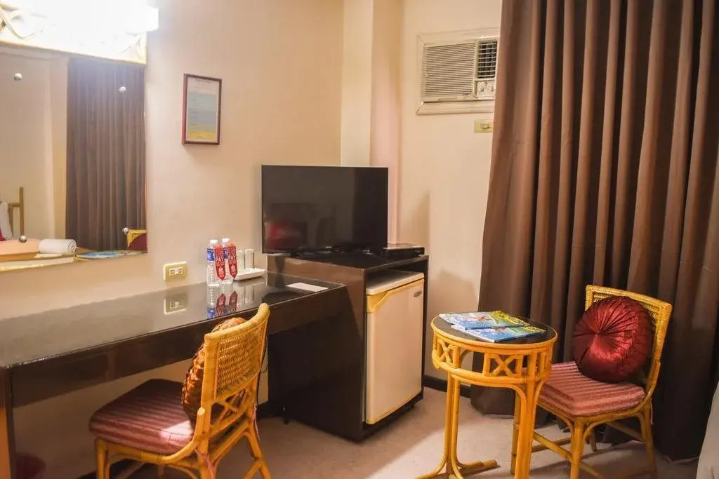 The Humbertos Hotel