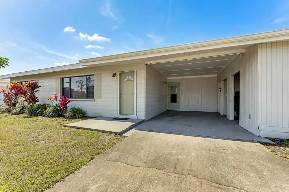 3 Mi to Venice Beach: Pet-friendly Home w/ Yard
