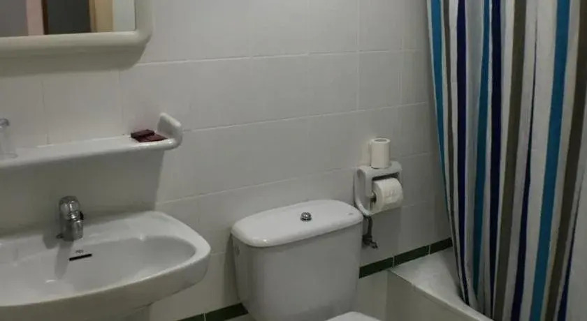 Hostal ** EC León