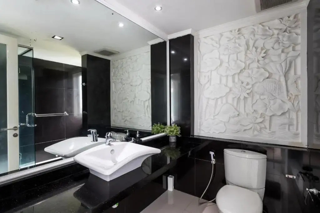 TJ White Villa 670m2 with Private Pool and Outstanding View by GLOBALSTAY