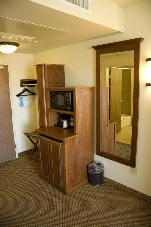 Casper C'mon Inn Hotel & Suites
