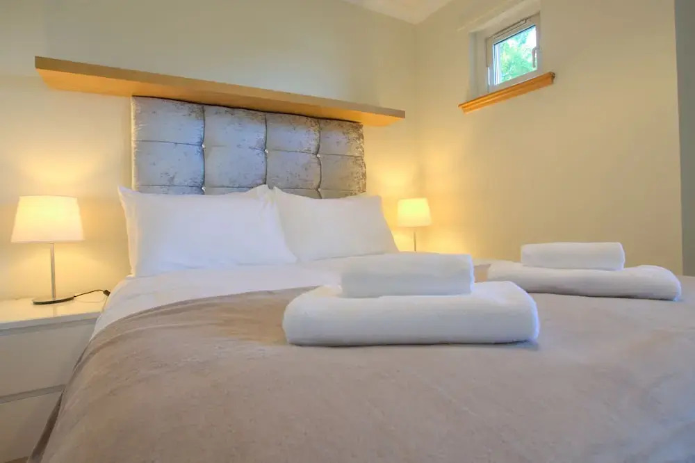 Knightsridge House Apartment