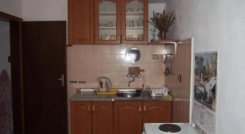 Keni Guest House