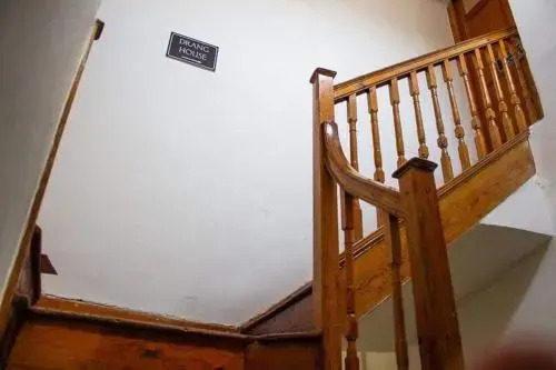 Drang house all rooms have stairs