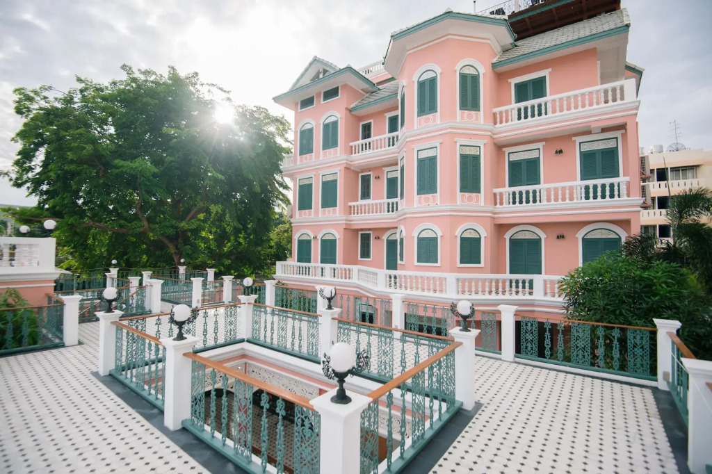 Hiranyakul House Riverside