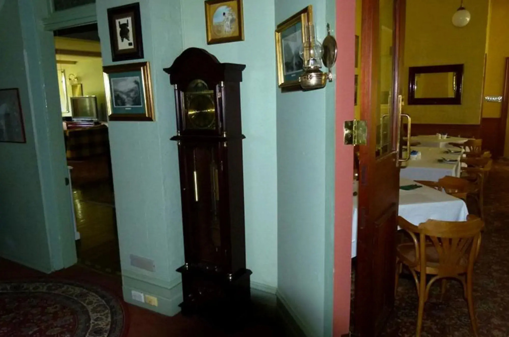 Leura House