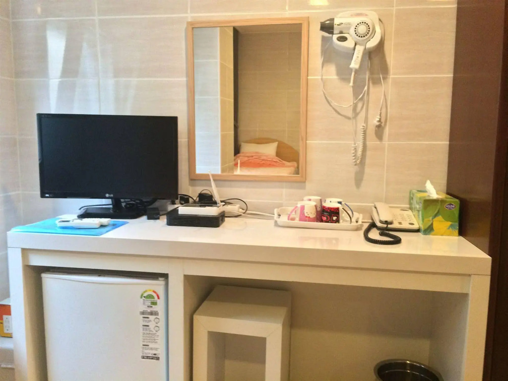 Click Hotel